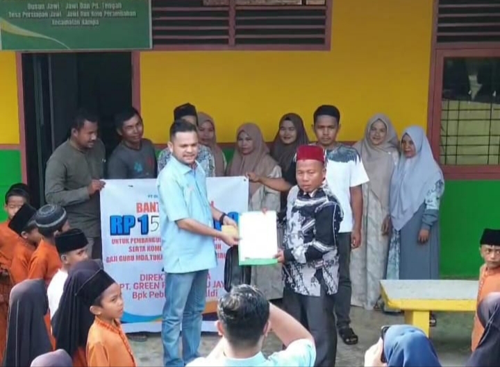 Pebriyan Winaldi Tebar Berkah: Rp15,4 Juta untuk Guru Ngaji, Gali Kubur, dan Pembangunan MDA