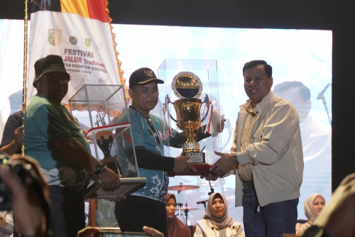 Raih Juara Pertama, Jalur Putri Anggun Berhasil Dapat Bonus Dua Ekor Kerbau