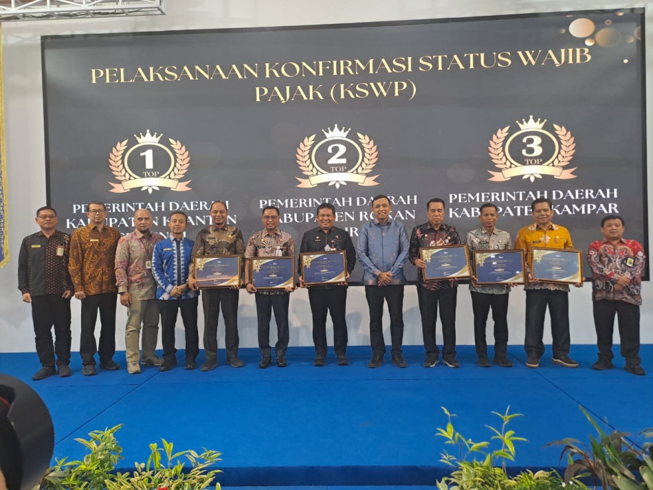 Kuansing Raih Dua Penghargaan Bergengsi dari DJP Riau, Bupati Suhardiman Catat Prestasi Gemilang