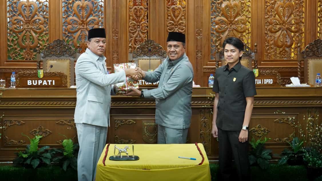 APBD 2025 Di Sahkan, Bupati Suhardiman Apresiasi Kinerja DPRD Kuansing