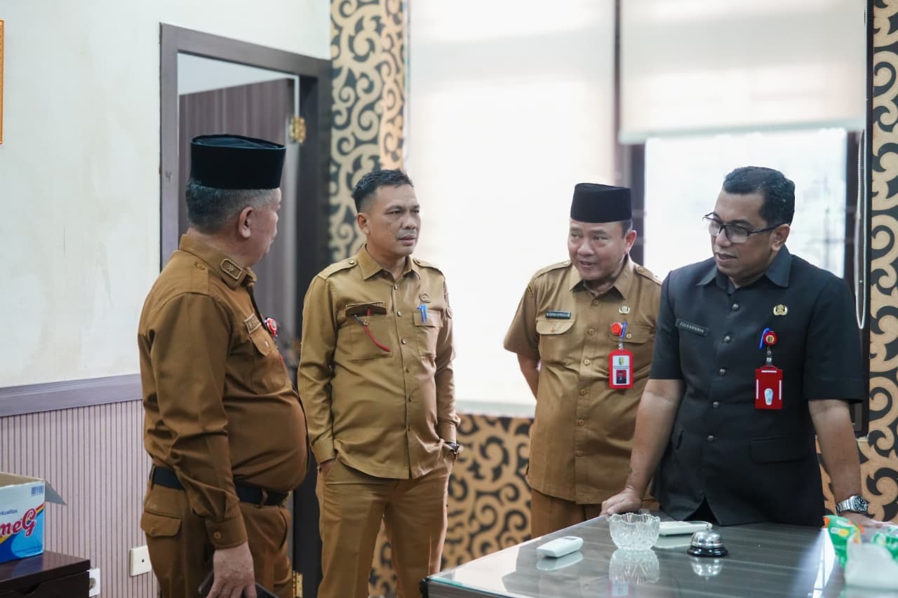 Sidak Tanpa Basa-basi, Sekda Kuansing Tegaskan Disiplin dan Ungkap PR Fasilitas Kominfos