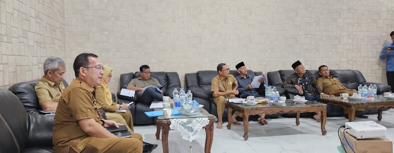 Sikapi Rekomendasi DPRD Kuansing, Bupati Pimpin Langsung Revisi Ranperda MHA