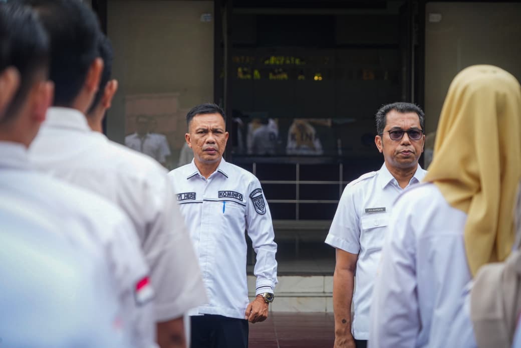 Sekda Kuansing Tekankan Disiplin dan Publikasi MTQ Riau Saat Apel di Dinas Kominfoss