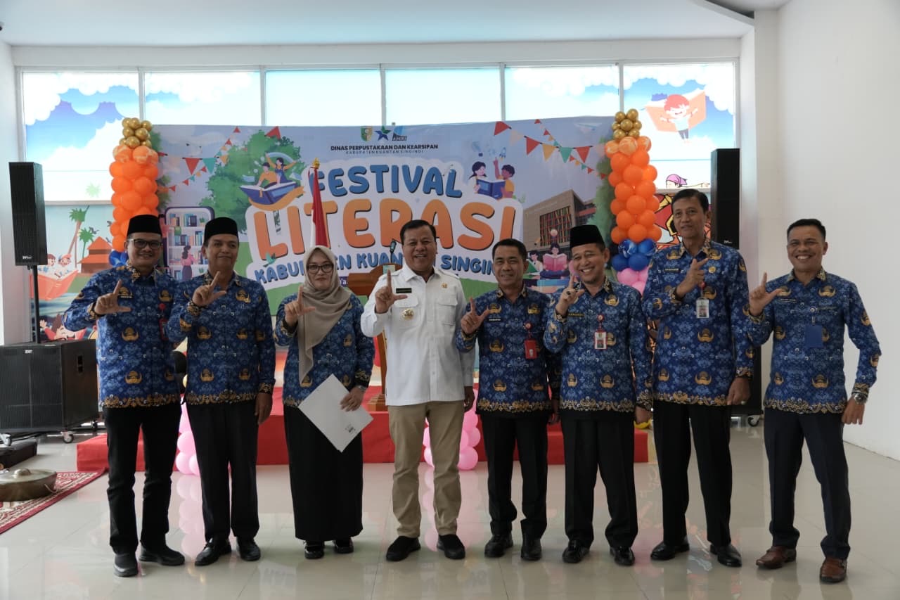 Buka Festival Literasi, Bupati Kuansing Tekankan Perpustakaan sebagai Rumah Ilmu yang Inklusif