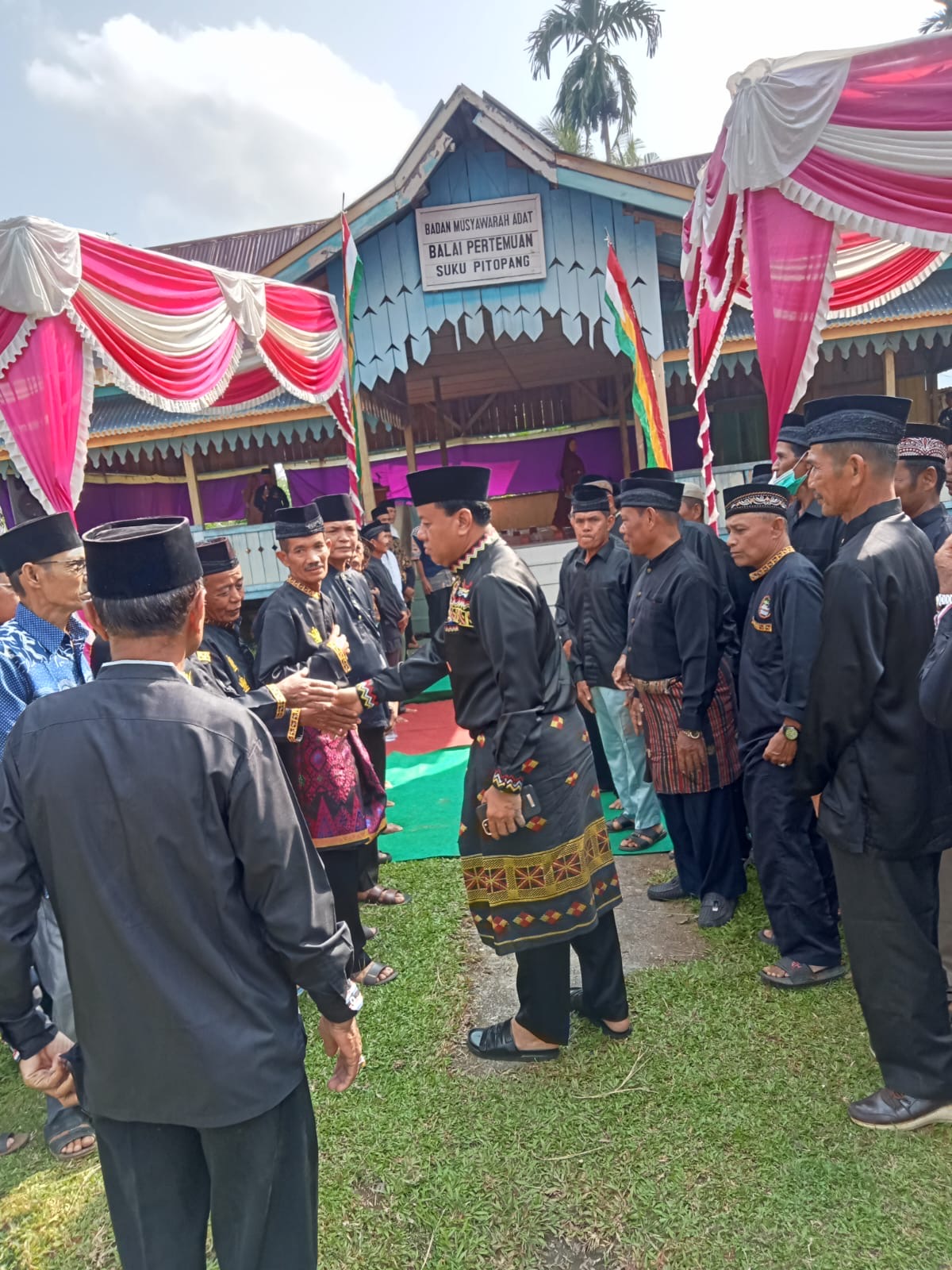 Pemangku Adat 4 Kengerian Kuantan Mudik Lama, Nyatakan Sikap Dukungan Penuh SDM di Pilkada Kuansing