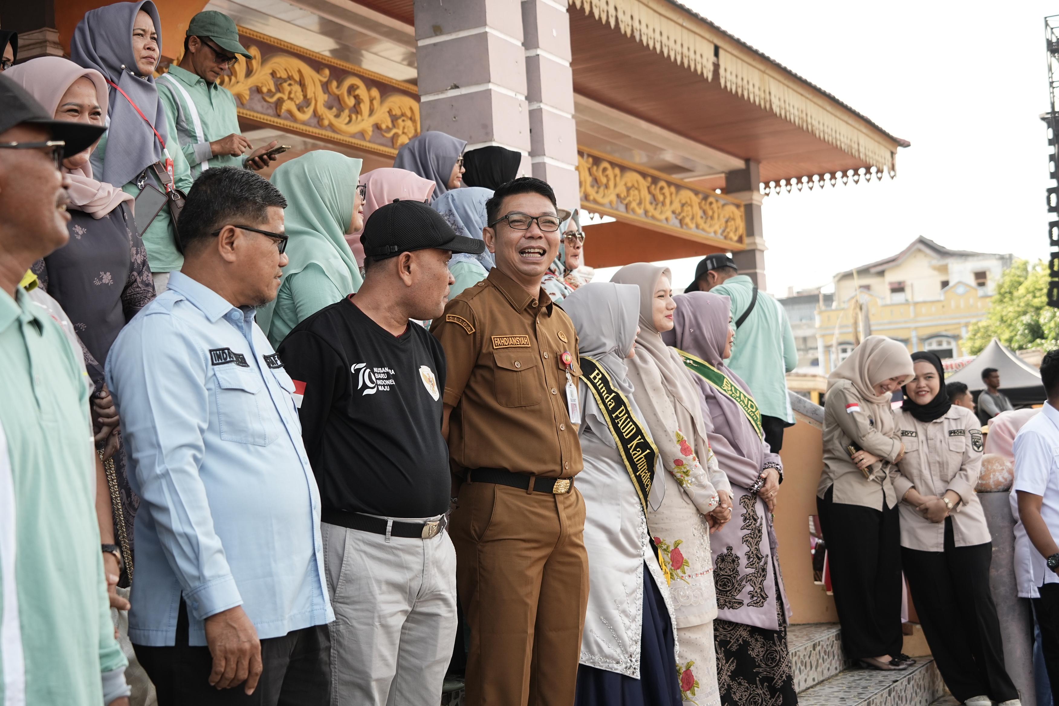 Lepas Pawai Karnaval, PJ Sekda : Salah Satu Upaya Tanamkan Nilai Cinta Tanah Air