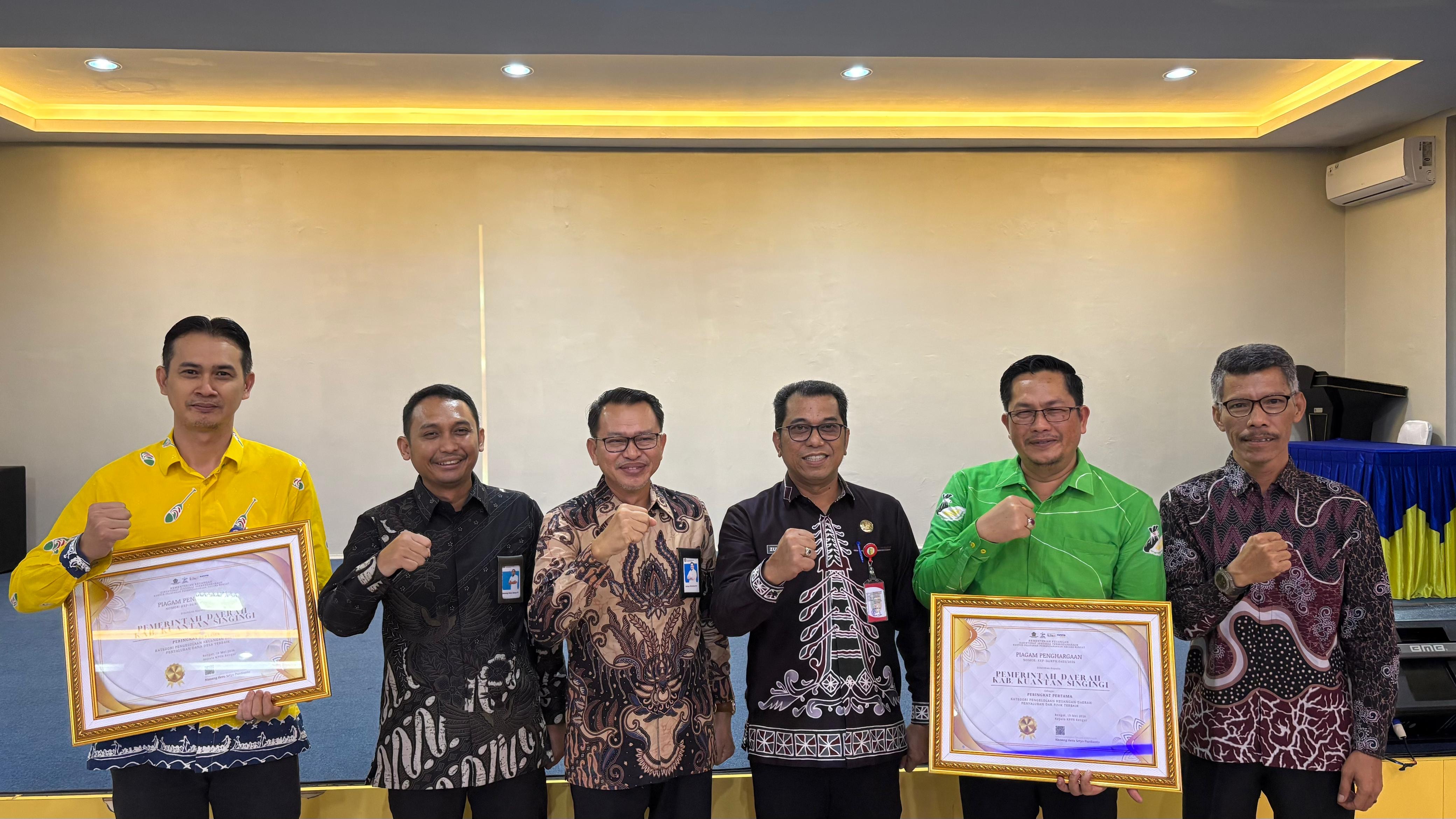 Kuansing Kembali Bersinar! Raih Penghargaan Penyaluran DAK dan Dana Desa Terbaik 2026